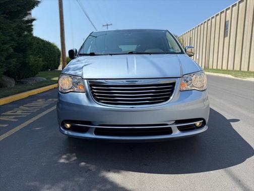 2013 Chrysler Town & Country Touring-L