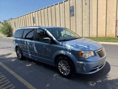 2013 Chrysler Town & Country Touring-L