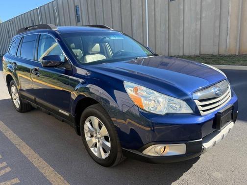 Azurite Blue Pearl 2011 Subaru Outback 3.6 R Limited