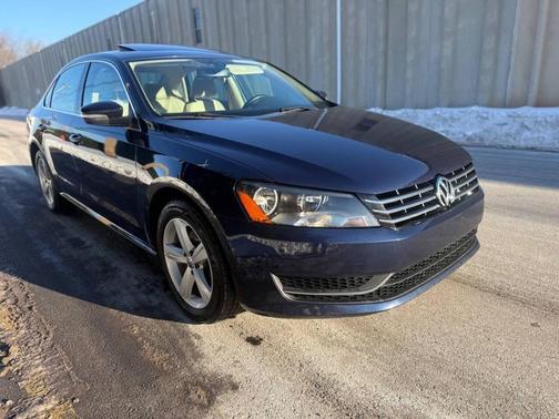 2013 Volkswagen Passat 2.0 TDI SE w/ Sunroof