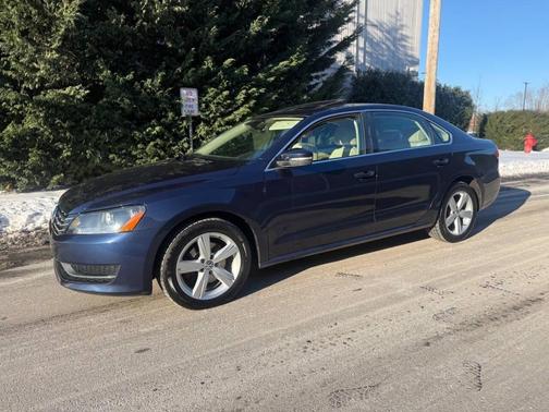 2013 Volkswagen Passat 2.0 TDI SE w/ Sunroof