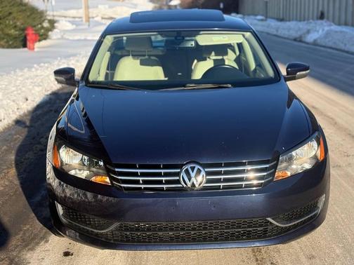 2013 Volkswagen Passat 2.0 TDI SE w/ Sunroof