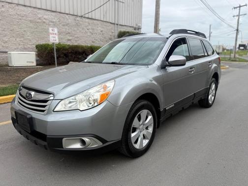 Steel Silver Metallic 2011 Subaru Outback 2.5 i Premium