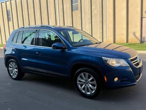 2009 Volkswagen Tiguan Base