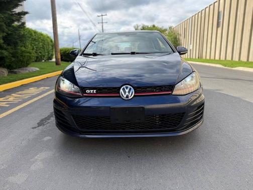 2015 Volkswagen Golf GTI 2.0T SE 2-Door