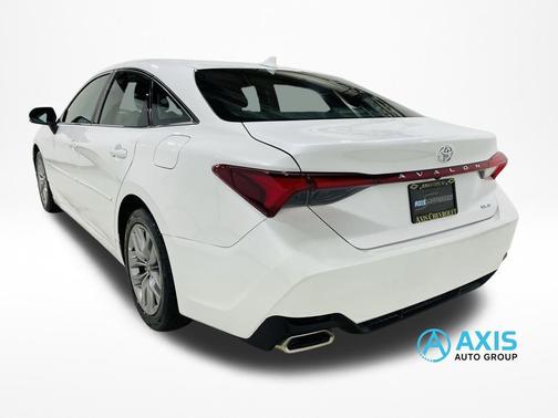 2022 Toyota Avalon XLE