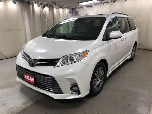 2019 Toyota Sienna XLE Premium