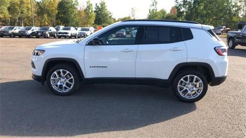 2024 Jeep Compass Latitude Lux