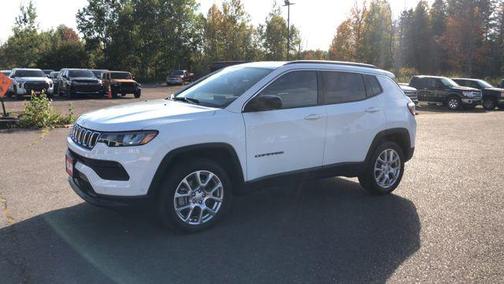 2024 Jeep Compass Latitude Lux