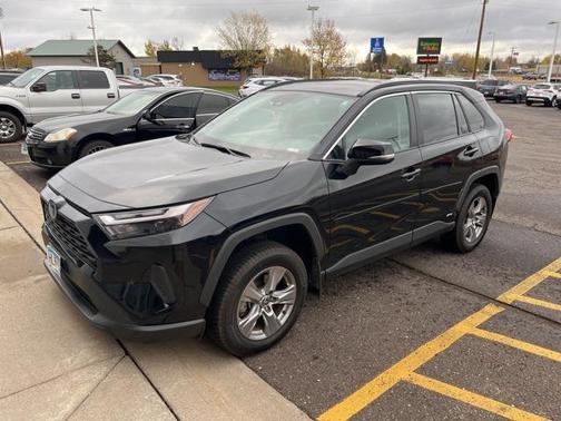 2022 Toyota RAV4 Hybrid XLE
