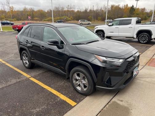 2022 Toyota RAV4 Hybrid XLE