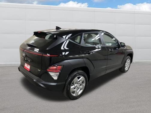 2025 Hyundai KONA SE