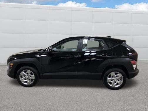 2025 Hyundai KONA SE