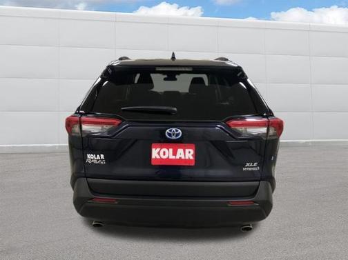 2021 Toyota RAV4 Hybrid XLE