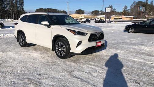 2024 Toyota Highlander XLE