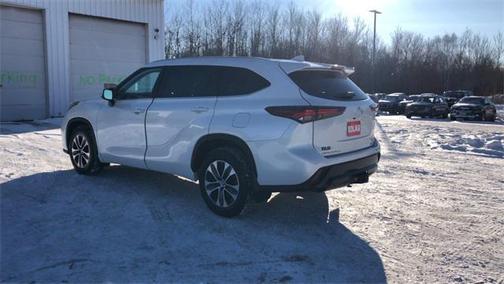 2024 Toyota Highlander XLE