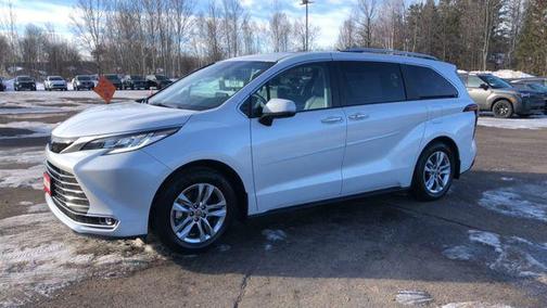 2023 Toyota Sienna Limited