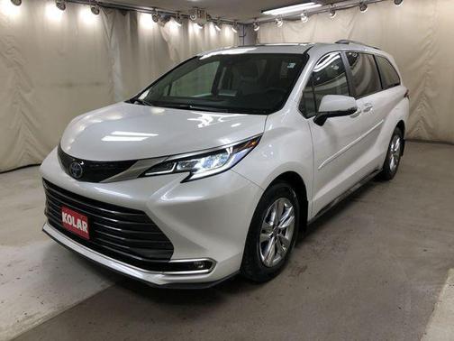 2023 Toyota Sienna Limited