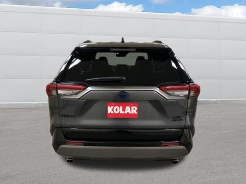 2020 Toyota RAV4 Hybrid SE