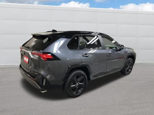 2020 Toyota RAV4 Hybrid SE