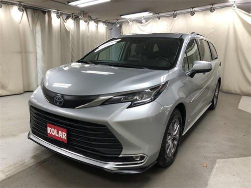 2021 Toyota Sienna XLE 7 Passenger