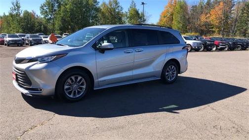 2021 Toyota Sienna XLE 7 Passenger