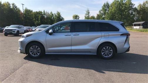 2023 Toyota Sienna LE