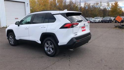 2022 Toyota RAV4 Hybrid XLE