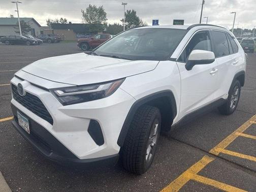 2022 Toyota RAV4 Hybrid XLE