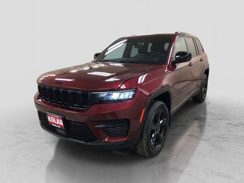 Velvet Red Pearlcoat 2024 Jeep Grand Cherokee Altitude