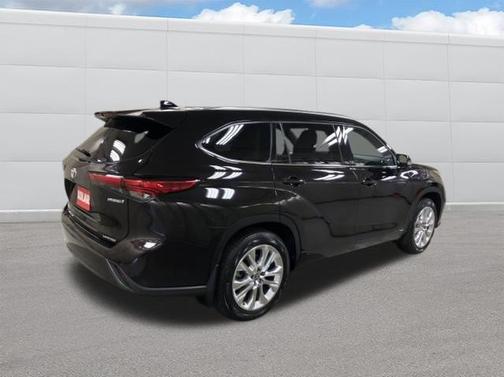 2022 Toyota Highlander Hybrid Limited