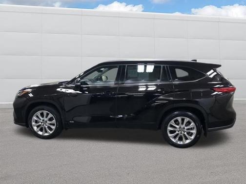 2022 Toyota Highlander Hybrid Limited