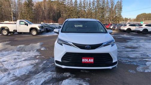 2024 Toyota Sienna LE