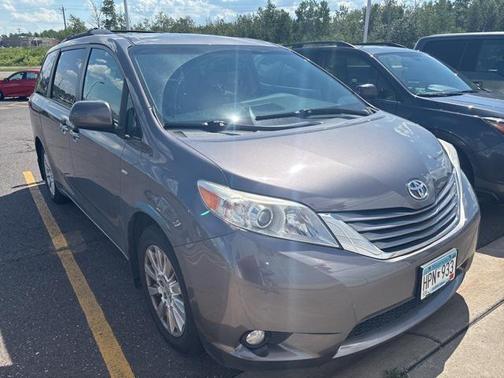 2016 Toyota Sienna SE