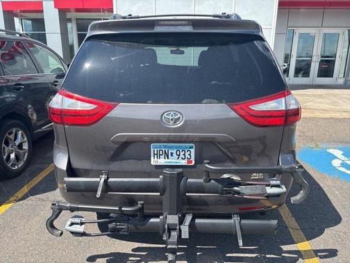 2016 Toyota Sienna SE