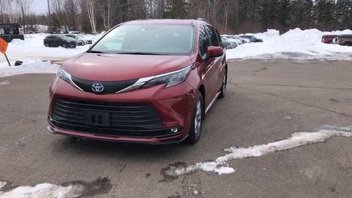 2025 Toyota Sienna XLE