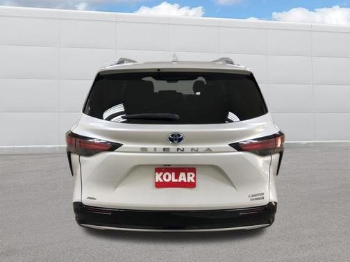 2023 Toyota Sienna Limited 7-Passenger