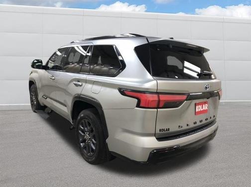 2023 Toyota Sequoia Platinum