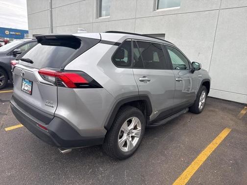 2021 Toyota RAV4 Hybrid XLE