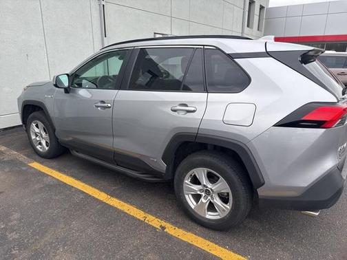 2021 Toyota RAV4 Hybrid XLE