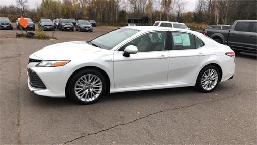 2020 Toyota Camry Hybrid XLE