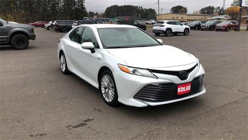 2020 Toyota Camry Hybrid XLE