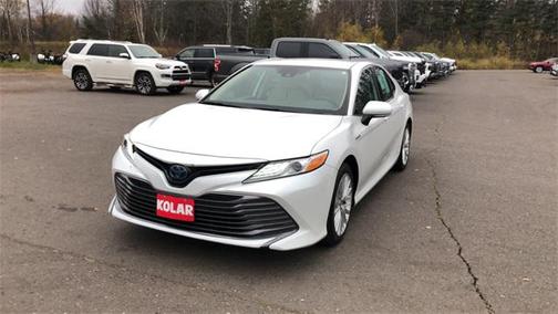2020 Toyota Camry Hybrid XLE
