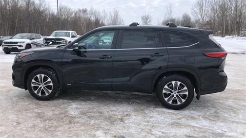 2023 Toyota Highlander Hybrid XLE
