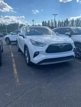 2022 Toyota Highlander Platinum