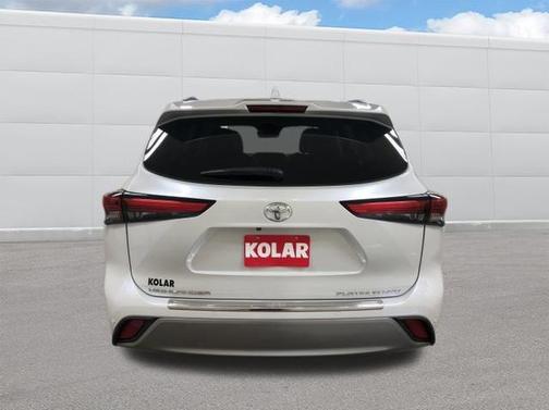 2022 Toyota Highlander Platinum