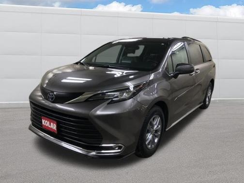 2022 Toyota Sienna XLE 7 Passenger