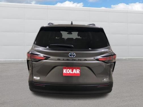 2022 Toyota Sienna XLE 7 Passenger