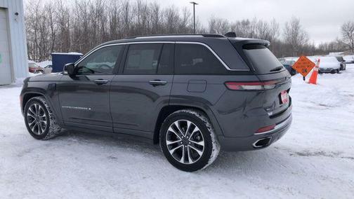 2022 Jeep Grand Cherokee 4xe Overland