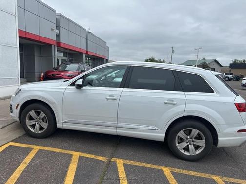 2019 Audi Q7 45 Premium Plus